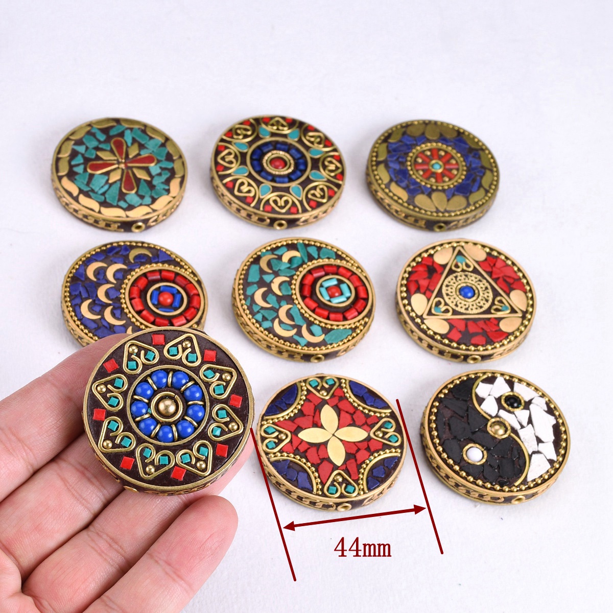 ネパール仏教徒の手作り平らな丸型44mmチベット真鍮金属＆粘 - Jewelry Making In Clay のレビューと価格