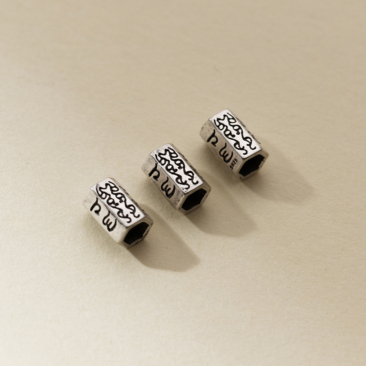 925シルバービーズ レトロ彫刻聖句入り 大穴スペーサービー - Jewelry Making In La のレビューと価格