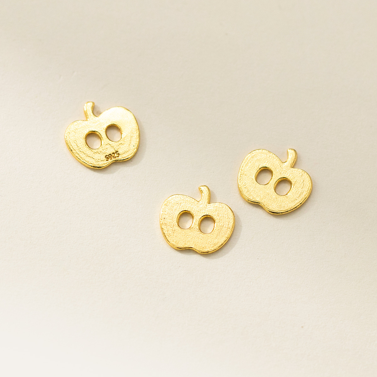 925スターリングシルバー製のかわいい2穴コネクターチャーム - Jewelry Making In La のレビューと価格