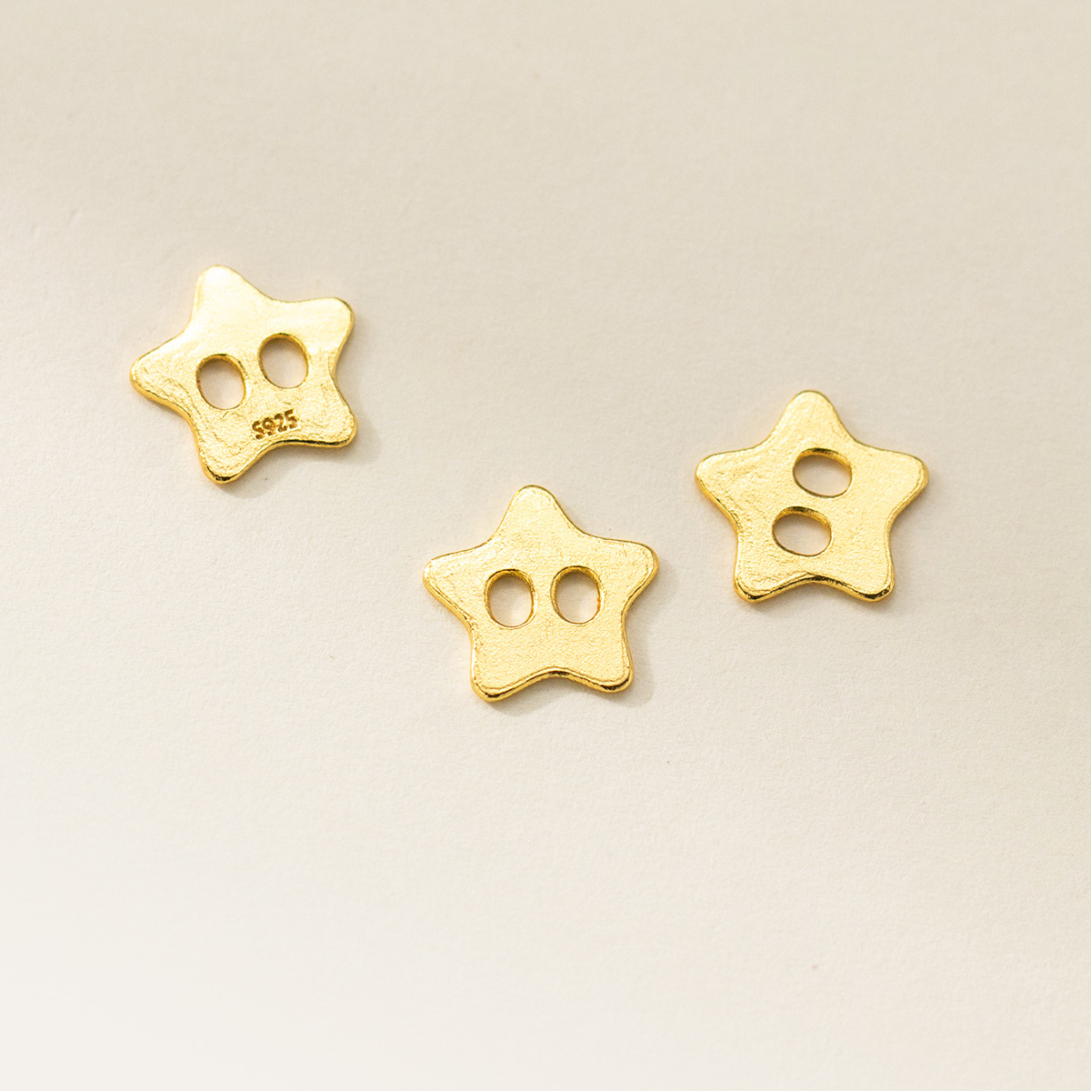 925スターリングシルバー製のかわいい2穴コネクターチャーム - Jewelry Making In La のレビューと価格