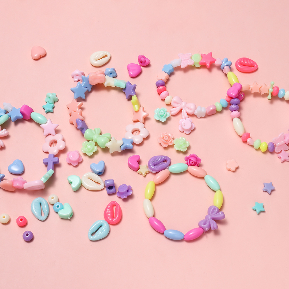 1箱 カラフルアクリルポニービーズ スクエアレタークレイスペ - Jewelry Making In Clay のレビューと価格